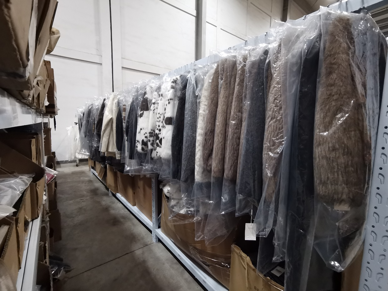 上海云仓全托管服务：服装电商仓储降本增效的终极解决方案